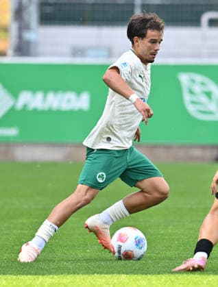August 1, 2025 Soccer Season 2025–2026 Bavarian Regional League Matchday 02 SpVgg Greuther Fürth II U23 vs. Kleeblatt SpVgg Bayreuth xwoxzix Olgherto Balliu 40, SpVgg Greuther Fürth II