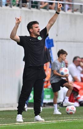 August 1, 2025 Soccer Season 2025–2026 Bavarian Regional League Matchday 02 SpVgg Greuther Fürth Fürth II U23 Kleeblatt SpVgg Bayreuth xwoxzix Julian Kolbeck, coach of SpVgg Greuther Fürth II, directs the team