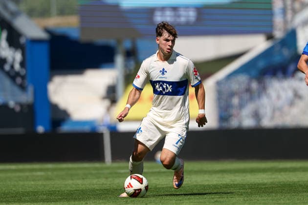 August 1, 2026, Darmstadt, Friendly Match: SV Darmstadt 98 vs. FC Portsmouth; Noah Raphael Weißhaupt of SV Darmstadt 98 in action, with the ball Copyright: HMBxMedia JoaquimxFerreira