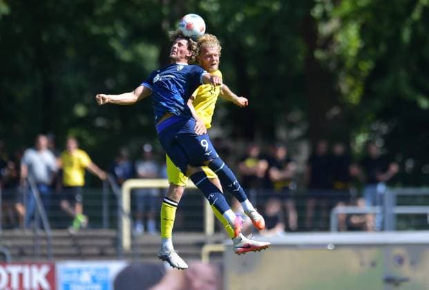 VfL Bochum U21 vs. Borussia Dortmund U23 ** FOR EDITORIAL USE ONLY ** EDITORIAL USE ONLY ** p Soccer Regionalliga West, Matchday 1: VfL Bochum U21 vs. Borussia Dortmund U23 on August 1, 2026, at the Mondpalast Arena in Herne. Luis Pick (VfL Bochum U21), on the left: Jesper Verlaat, Borussia Dortmund U23; on the right: Herne, North Rhine-Westphalia, Germany. Copyright ThorstenxTillmann Copyright: ThorstenxTillmann doc86yz5mlpvzcum8k9ei4 ,EDITORIAL USE ONLY Copyright: ThorstenxTillmann