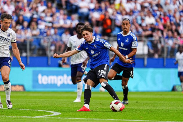 Shot on goal, scoring chance by Otto Stange, Hamburger SV, 19 GER, Hamburger SV vs. FC Everton, soccer, friendly match, 2026–2027 season, August 1, 2026 GER, Hamburger SV vs. Everton FC, soccer, friendly match, 2026–2027 season, August 1, 2026, Hamburg Copyright: xEibner-Pressefoto MarcelxvonxFehrnx EP_MFN