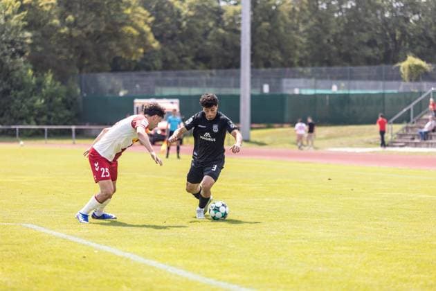 SSV Jahn Regensburg vs. SSV Ulm 1846 Soccer, Soccer, Friendly Match, Regensburg Training Ground 01 08 26 SSV Jahn Regensburg vs. SSV Ulm 1846 Soccer, soccer, friendly match, Regensburg training field, August 26, 2001 Photo by Lucca Fundel, Regensburg training field, Bavaria, Germany