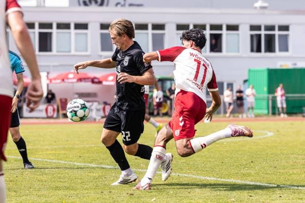 SSV Jahn Regensburg vs. SSV Ulm 1846 Soccer, Football, Friendly Match, Regensburg Training Ground, August 1, 2026, from left: Emanuel Taffertshofer, SSV Ulm 1846 Soccer, 22, Marco Wörner SSV Jahn Regensburg, 11 SSV Jahn Regensburg vs. SSV Ulm 1846 Soccer, Football, Friendly Match, Regensburg Training Ground 01 08 26 Photo by Lucca Fundel Regensburg Training Ground Bavaria Germany