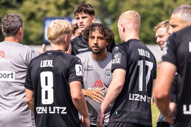 SSV Jahn Regensburg vs. SSV Ulm 1846 Soccer, Soccer, Friendly Match, Regensburg Training Field, August 1, 2026, Daniel Jungwirth, SSV Ulm 1846 Soccer, Head Coach in the Team Circle, SSV Jahn Regensburg vs. SSV Ulm 1846 Soccer, soccer, friendly match, Regensburg training ground, August 26, 2001. Photo by Lucca Fundel, Regensburg training ground, Bavaria, Germany