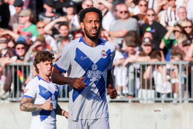 Pierre-Emerick Aubameyang of Deportivo La Coruna watches during the preseason friendly match between FC St. Pauli and RC Deportivo La Coruna at Millerntor Stadium on August 1, 2026, in Hamburg, Germany. Photo by Marco Steinbrenner, DeFodi Images