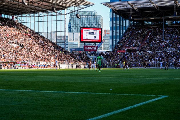 Germany Soccer 2. Bundesliga 2026–27, Preseason Match: FC St. Pauli vs. Deportivo de A Coruna, Millerntor Stadium, Hamburg, Scoreboard, Mild Summer Match, Millerntor High-Rise Copyright: xStefanxTrochax