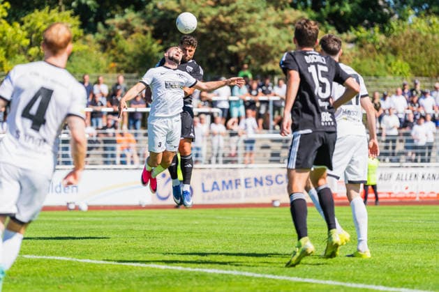 Arton Tolaj (VFB Hilden, No. 03) and Malek Fakhro (1 FC Bocholt, No. 09) in a header duel during the VFB Hilden vs. 1 FC Bocholt match, soccer, Regionalliga West, Matchday 1, 2026–27 season, August 1, 2026, VFB Hilden vs. 1 FC Bocholt, soccer, Regionalliga West, Matchday 1, 2026–27 season, August 1, 2026, Hilden Copyright: xEibner-Pressefoto LukasxBaldygax EP_LBA