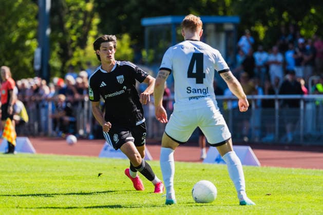 Mika Walther (1 FC Bocholt, 23) tackles Nick Sangl (VFB Hilden, 04) in the match between VFB Hilden and 1 FC Bocholt, soccer, Regionalliga West, Matchday 1, 2026–27 season, August 1, 2026, VFB Hilden vs. 1 FC Bocholt, Soccer, Regionalliga West, Matchday 1, 2026–27 Season, August 1, 2026, Hilden Copyright: xEibner-Pressefoto LukasxBaldygax EP_LBA
