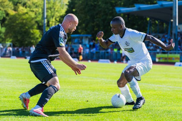 Patrick Kurzen (1 FC Bocholt, 07) challenges Mohamed Cisse (VFB Hilden, 13) for the ball; VFB Hilden vs. 1 FC Bocholt, soccer, Regionalliga West, Matchday 1, 2026–27 season, August 1, 2026, VFB Hilden vs. 1 FC Bocholt, soccer, Regionalliga West, Matchday 1, 2026–27 season, August 1, 2026, Hilden Copyright: xEibner-Pressefoto LukasxBaldygax EP_LBA