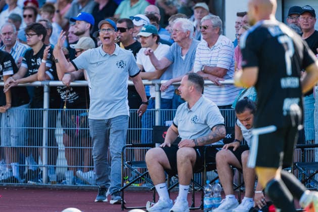 Antonio Molina, VFB Hilden; Coach is angry and yelling; VFB Hilden vs. 1 FC Bocholt, Soccer, Regionalliga West, Matchday 1, 2026–27 Season, August 1, 2026, VFB Hilden vs. 1 FC Bocholt, Soccer, Regionalliga West, Matchday 1, 2026–27 Season, August 1, 2026, Hilden Copyright: xEibner-Pressefoto LukasxBaldygax EP_LBA