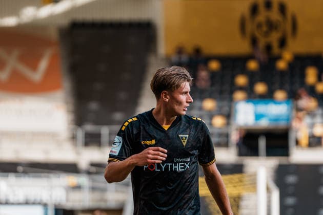 Netherlands vs. Germany Men s Soccer Friendly 2026 2027 Roda JC Kerkrade vs. Alemannia Aachen Parkstad Limburg Stadium, Matti Wagner Alemannia Aachen, 3, corner, corner kick, concentration, focused Copyright: xThiemoxRudolphx