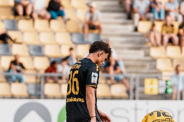 Netherlands vs. Germany Men s Soccer Friendly 2026 2027 Roda JC Kerkrade vs. Alemannia Aachen Parkstad Limburg Stadium, Faton Ademi (Alemannia Aachen), 36, close-up, head down, looking dissatisfied Copyright: xThiemoxRudolphx