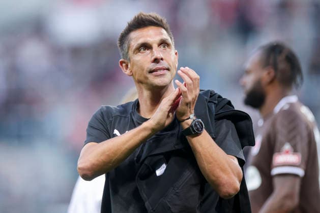 Coach Marcel Rapp of FC St. Pauli cheers during the preseason friendly match between FC St. Pauli and RC Deportivo La Coruna at Millerntor Stadium on August 1, 2026, in Hamburg, Germany. Photo by Marco Steinbrenner, DeFodi Images