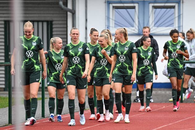 Soccer I Women s I 2026–2027 Season I Friendly Match I RB Leipzig vs. VfL Wolfsburg I August 1, 2026 The VfL Wolfsburg team takes the field at Markranstädt Grass Field, Stadion am Bad Großfeld, Am Stadtbad 30, Saxony, Germany Copyright: xLobeca InesxHähnelx