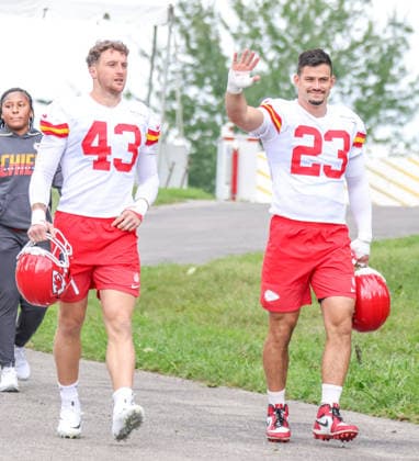 AUGUST 1, 2026: Kansas City Chiefs linebacker Drue Tranquill and Kansas City Chiefs linebacker Jack Cochrane walks down the hill towards the field at Chiefs training camp in St. Joseph, MO. CSM St. Joseph United States - ZUMAc04_ 20260801_zma_c04_047 Copyright: xRomanxPunox