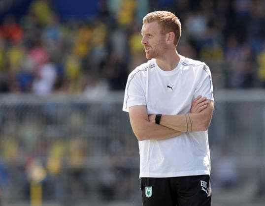 Coach Edward Still, RAAL La Louviere Soccer, Men s Team, 2026–2027 Season, 2nd Division, Eintracht Stadium, Eintracht Braunschweig vs. RAAL La Louviere, preseason, friendly match, 0–0. DFL regulations prohibit any use of photographs as image sequences and or quasi-video.