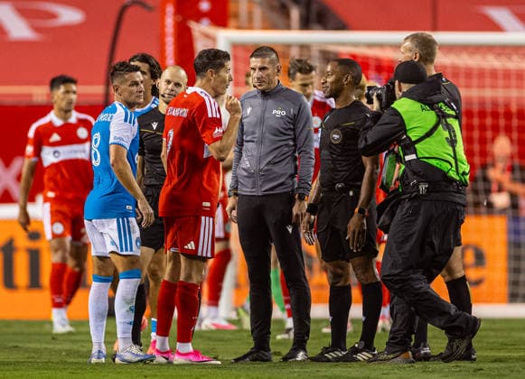 Football - Major League Soccer - Chicago Fire FC v Charlotte FC CHICAGO, USA - Saturday, August 1, 2026: Chicago Fire s Robert Lewandowski complains to the referee after a Major League Soccer match between Chicago Fire FC and Charlotte FC at Soldier Field. Chicago won 2-1. (Photo by David Rawcliffe Propaganda) CHICAGO Soldier Field ILLINOIS UNITED STATES OF AMERICA  Copyright: xDavidxRawcliffex P2026-08-01-Chicago_Fire_Charlotte-40