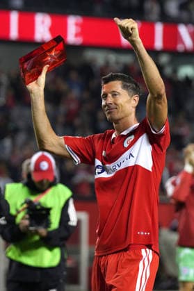 Robert Lewandowski of Chicago waves at the end of a MLS, Fussball Herren, USA match between Chicago Fire and Charlotte FC at the Soldier Field stadium in Chicago, United States, 01 August 2026. MLS: Chicago Fire vs Charlotte FC !ACHTUNG: NUR REDAKTIONELLE NUTZUNG!  Copyright: xKennethxFernándezx AMDEP9973 20260802-55021054311_1