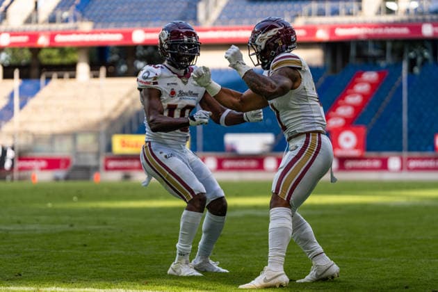 Harlan Kwofie of the Rhein Fire (No. 10) and Jonathan Scott of the Rhein Fire (No. 11) celebrate earning a point; GER Rhein Fire vs. Alpine Rams, American Football, AFLE, 2026 season, August 1, 2026 GER Rhein Fire vs. Alpine Rams, American football, AFLE, 2026 season, August 1, 2026 Duisburg Copyright: xEibner-Pressefoto FabianxFriesex EP_FFE