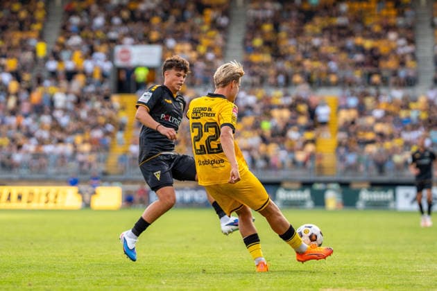 Jay Kruiver (Roda Kerkrade, 22) plays a long ball; in front of him is Faton Ademi (Alemannia Aachen, 36). Roda Kerkrade vs. Alemannia Aachen, soccer, international friendly, 2026–2027 season, August 1, 2026, Roda Kerkrade vs. Alemannia Aachen, soccer, international friendly, 2026–2027 season, August 1, 2026, Kerkrade Copyright: xEibner-Pressefoto J.xDerondeaux EP_JDU