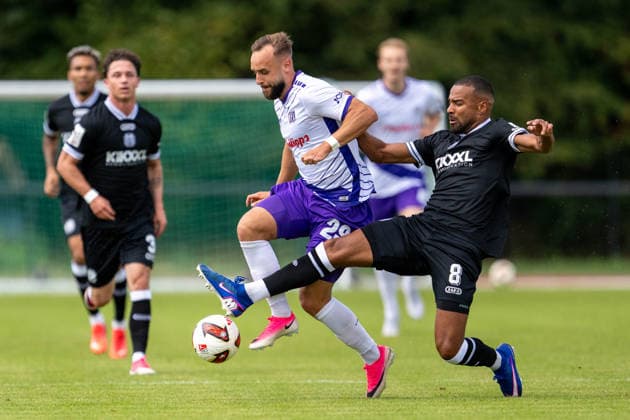 Friendly Match 26 vs. 27: VfL Osnabrück vs. SV Meppen on August 1, 2026, at Blau Weiss Schinkel in Osnabrück; David Kopacz (Osnabrück) in a tackle against Erik Zenga (Meppen) MT