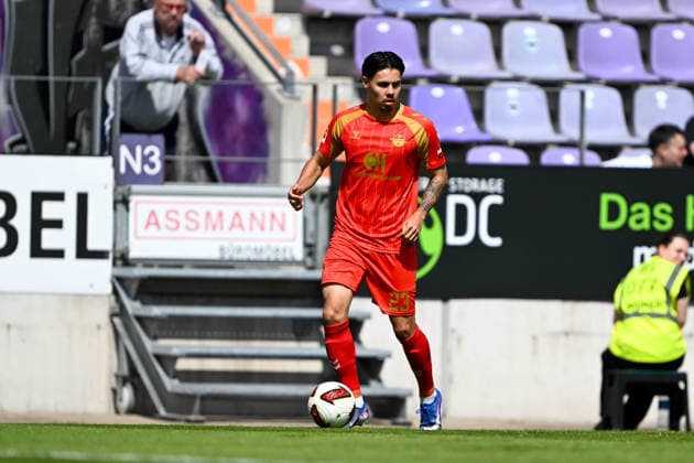 Friendly Match 26 vs. 27: VfL Osnabrück vs. SC Paderborn on August 1, 2026, at Bremer Brücke in Osnabrück; Raphael Obermair (Paderborn) in possession of the ball MT
