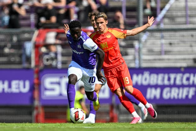 Friendly Match 26 vs. 27: VfL Osnabrück vs. SC Paderborn on August 1, 2026, at Bremer Brücke in Osnabrück; Ismail Badjie of Osnabrück in a tackle against Albert Millgramm of Paderborn MT