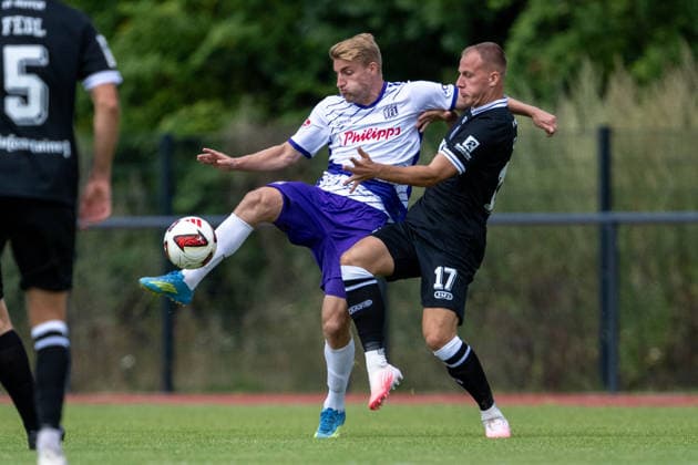 Friendly Match 26 vs. 27: VfL Osnabrück vs. SV Meppen on August 1, 2026, at Blau Weiss Schinkel in Osnabrück; Fridolin Wagner (Osnabrück) in a tackle against Jannic Ehlers (Meppen) MT