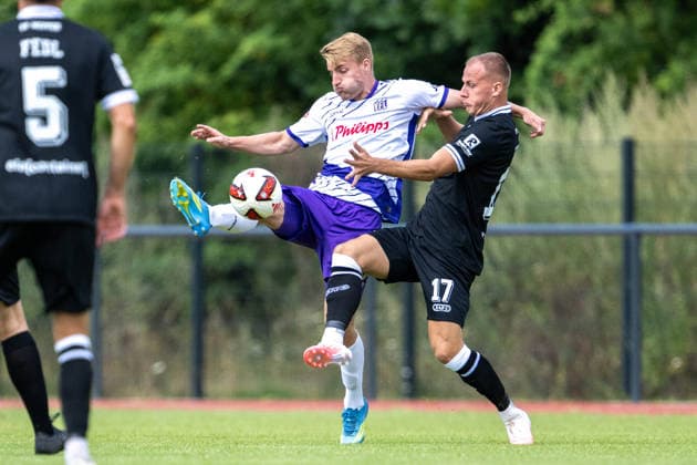 Friendly Match 26 vs. 27: VfL Osnabrück vs. SV Meppen on August 1, 2026, at Blau Weiss Schinkel in Osnabrück; Fridolin Wagner (Osnabrück) in a tackle against Jannic Ehlers (Meppen) MT