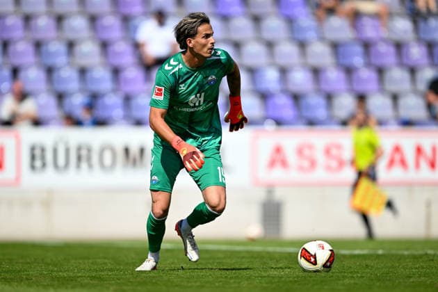 Friendly Match 26 vs. 27: VfL Osnabrück vs. SC Paderborn on August 1, 2026, at Bremer Brücke in Osnabrück. Goalkeeper Nahuel Noll (Paderborn) has the ball. MT