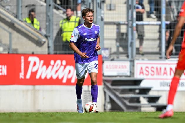 Friendly Match 26 vs. 27: VfL Osnabrück vs. SC Paderborn on August 1, 2026, at Bremer Brücke in Osnabrück; Robin Fabinski, Osnabrück, in possession of the ball MT