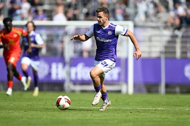 Friendly Match 26 vs. 27: VfL Osnabrück vs. SC Paderborn on August 1, 2026, at Bremer Brücke in Osnabrück; Patrick Kammerbauer, Osnabrück, in control of the ball MT
