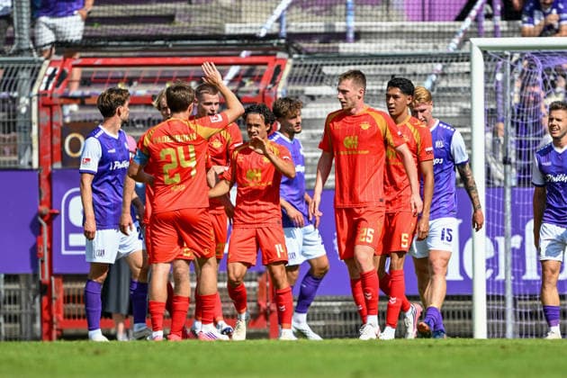 Friendly Match 26 vs. 27: VfL Osnabrück vs. SC Paderborn on August 1, 2026, at Bremer Brücke in Osnabrück—Cheers, goal celebrations, goal scorers, goal scorer Mika Baur—Paderborn is cheered on after his goal MT