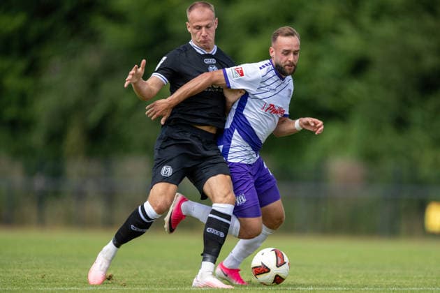 Friendly Match 26 vs. 27: VfL Osnabrück vs. SV Meppen on August 1, 2026, at Blau Weiss Schinkel in Osnabrück; David Kopacz (Osnabrück) in a tackle against Jannic Ehlers (Meppen) MT