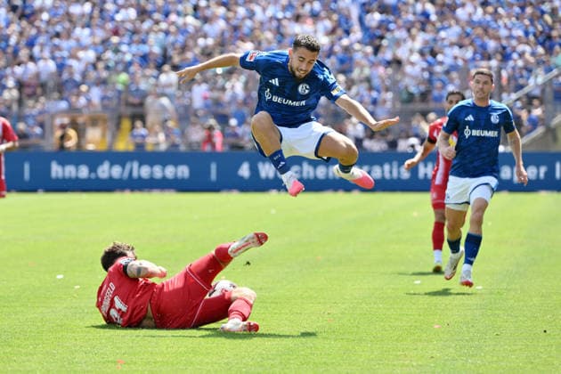 Maurice Springfeld, KSV Hessen Kassel; Adil Aouchiche, FC Schalke 04; Robin Gosens, FC Schalke 04; from left, August 1, 2026, Soccer, 2026–2027 season, Friendly match, KSV Hessen Kassel vs. FC Schalke 04, 0–5, Kassel Auestadion, North Rhine-Westphalia, Germany Team2