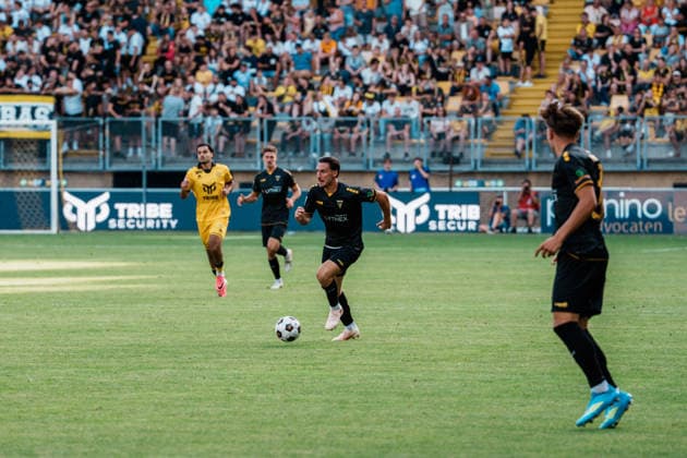 Netherlands vs. Germany Men s Soccer Friendly Match 2026 2027 Roda JC Kerkrade vs. Alemannia Aachen Parkstad Limburg Stadium, Petros Bagkalianis Alemannia Aachen, 2 dribbles in midfield Copyright: xThiemoxRudolphx