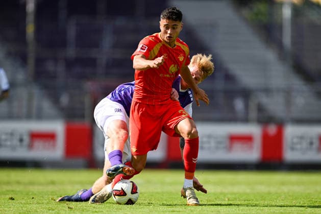 Friendly Match 26 vs. 27: VfL Osnabrück vs. SC Paderborn on August 1, 2026, at Bremer Brücke in Osnabrück. Stefano Marino (Paderborn) in a tackle against Bjarke Jacobsen (Osnabrück) MT