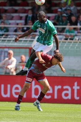 August 26, 2026, GER, Regionalliga Nord, Soccer, Matchday 1, 2026–2027 Season, Dietmar Scholze Stadium at the Lohmuehle, VfB Lübeck vs. SC Weiche Flensburg, header duel between Daouda Beleme (VfB Lübeck, 21) and Theo Behrmann (SC Weiche Flensburg, 08), photo by nordphoto GmbH, Tauchnitz, Lübeck, Dietmar Scholze Stadium an der Lohmuehle, SH, Germany Copyright: xnordphotoxGmbHx xTauchnitzx