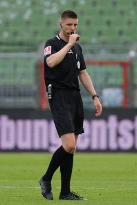 August 26, 2026, GER, Regionalliga Nord, Soccer, Matchday 1, 2026–2027 Season, Dietmar Scholze Stadium at the Lohmühle, VfB Lübeck vs. SC Weiche Flensburg, Individual Play, Full-Body Shot, Isolated Subject, Referee Kevin Behrens, Photo by nordphoto GmbH, Tauchnitz, Lübeck, Dietmar Scholze Stadium at the Lohmühle, SH, Germany Copyright: xnordphotoxGmbHx xTauchnitzx