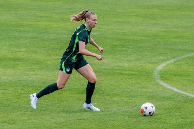 August 1, 2026, xgrfx, Women s Soccer Friendly Match, RB Leipzig vs. VfL Wolfsburg, v. l. Lieske Carleer, VfL Wolfsburg, DFL, DFB. REGULATIONS PROHIBIT ANY USE OF PHOTOGRAPHS AS IMAGE SEQUENCES AND OR QUASI-VIDEO, Leipzig