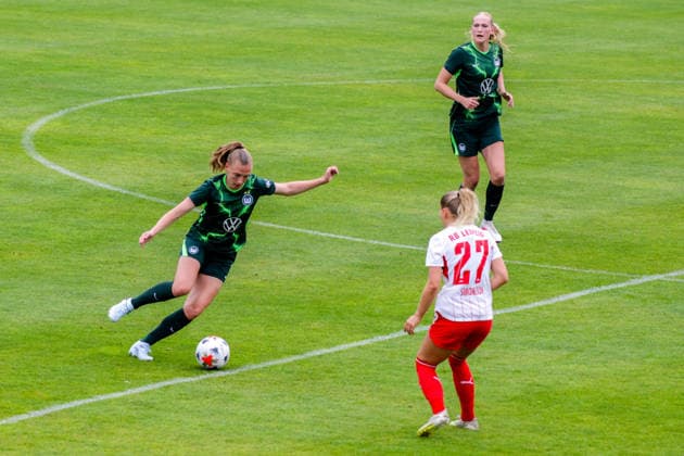 August 1, 2026, xgrfx, Women s Soccer Friendly Match, RB Leipzig vs. VfL Wolfsburg, v. l. Lieske Carleer, VfL Wolfsburg, DFL, DFB. REGULATIONS PROHIBIT ANY USE OF PHOTOGRAPHS AS IMAGE SEQUENCES AND OR QUASI-VIDEO, Leipzig