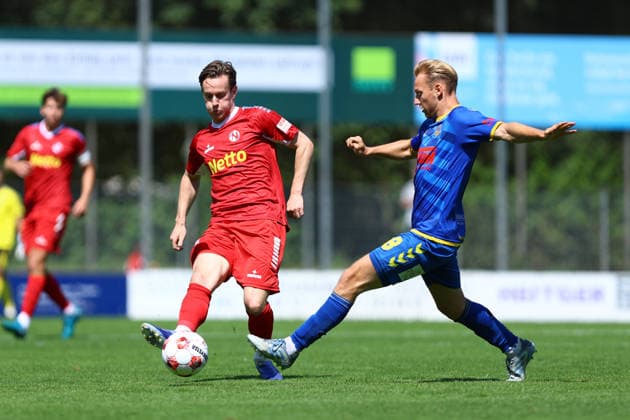10 Jonas Behounek, FC Eintracht Norderstedt, 8 Dinand Gijsen SV Atlas Delmenhorst Men s Soccer I Regionalliga Nord I 2026–2027 Season I Matchday 1 I FC Eintracht Norderstedt vs. SV Atlas Delmenhorst I August 2, 2026 I Edmund Plambeck Stadium