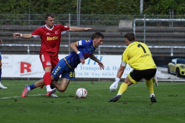 Soccer I Men s I 2026–2027 Season I Regionalliga Nord I Matchday 1 I Eintracht Norderstedt vs. SV Atlas Delmenhorst I August 2, 2026 Steffen Rohwedder 28, SV Atlas Delmenhorst is fouled in the penalty area, Lars Huxsohl 1, FC Eintracht Norderstedt, Edmund Plambeck Stadium, Schleswig-Holstein, Germany Copyright: xLobeca RalfxHomburgx