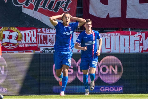 Nathan Claxton, Erfurt, 19th minute, after scoring the goal to tie the game at 1–1, Hallescher FC vs. FC Rot Weiss Erfurt, soccer, Northeast Regional League, Matchday 2, 2026–27 season, February 8, 2026, Halle Leuna Chemie Stadium, ST Deutschland