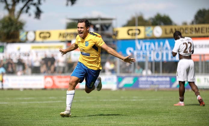 Photo by Mirco Boland: Todesfelde celebrates its goal to make the score 5–4. Soccer, Regionalliga Nord, Matchday 1, Sun, Aug. 2, 2026: SV Todesfelde vs. FC St. Pauli II
