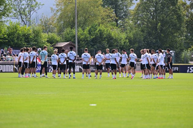 August 2, 2026 Rottach Egern Soccer, Men s, 2026–2027 Season, Borussia Mönchengladbach Training Camp, Pre-Training Talk; DFL regulations prohibit any use of photographs as image sequences and or quasi-video; Am Birkenmoos Stadium, Bavaria, Germany