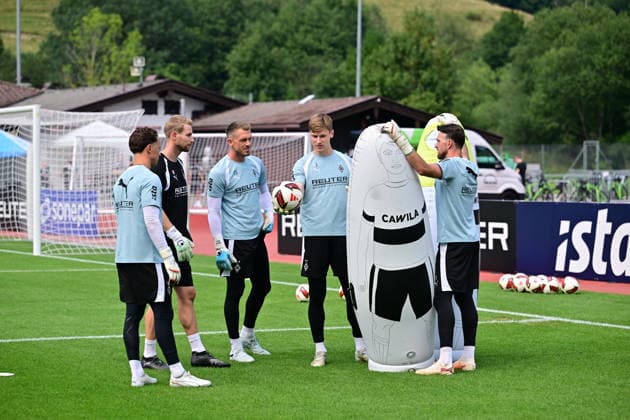 August 2, 2026 Rottach Egern Soccer, Men s, 2026–2027 Season, Borussia Mönchengladbach Training Camp The goalkeeper team (from left): Goalkeeper Jan Olschowsky (Gladbach), Andre Wachter, goalkeeper coach, Gladbach; goalkeeper Daniel Batz, Gladbach; goalkeeper Moritz Nicolas, Gladbach; goalkeeper Tobias Sippel, Gladbach. DFL regulations prohibit any use of photographs as image sequences and or quasi-video. Am Birkenmoos Stadium, Bavaria, Germany