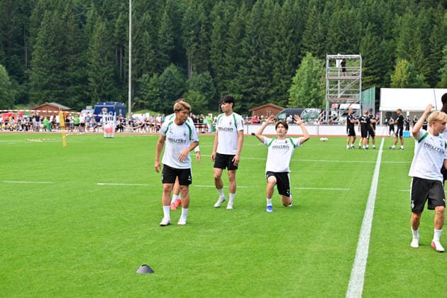 August 2, 2026 Rottach Egern Soccer, Men s, 2026–2027 season, Borussia Mönchengladbach training camp: The Japanese contingent at Gladbach (from left): Zento Uno (Gladbach), Shuto Machino (Gladbach), Daiki Hashioka (Gladbach). DFL regulations prohibit any use of photographs as image sequences and or quasi-video. Am Birkenmoos Stadium, Bavaria, Germany