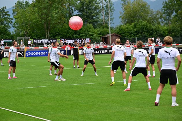 August 2, 2026 Rottach Egern Soccer, Men s, 2026–2027 season, Borussia Mönchengladbach training camp. The first training session focused on having fun. Here, a game with a Pilates ball. DFL regulations prohibit any use of photographs as image sequences and or quasi-video. Am Birkenmoos Stadium, Bavaria, Germany