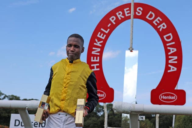 August 2, 2026, Düsseldorf, North Rhine-Westphalia, GER Portrait of jockey Eduardo Pedroza after his victory in the Henkel 168 Preis der Diana at the Düsseldorf Grafenberg Racetrack Jockey, Pedroza, Portrait, Portraet 260802S797DUESSELDORF JPG